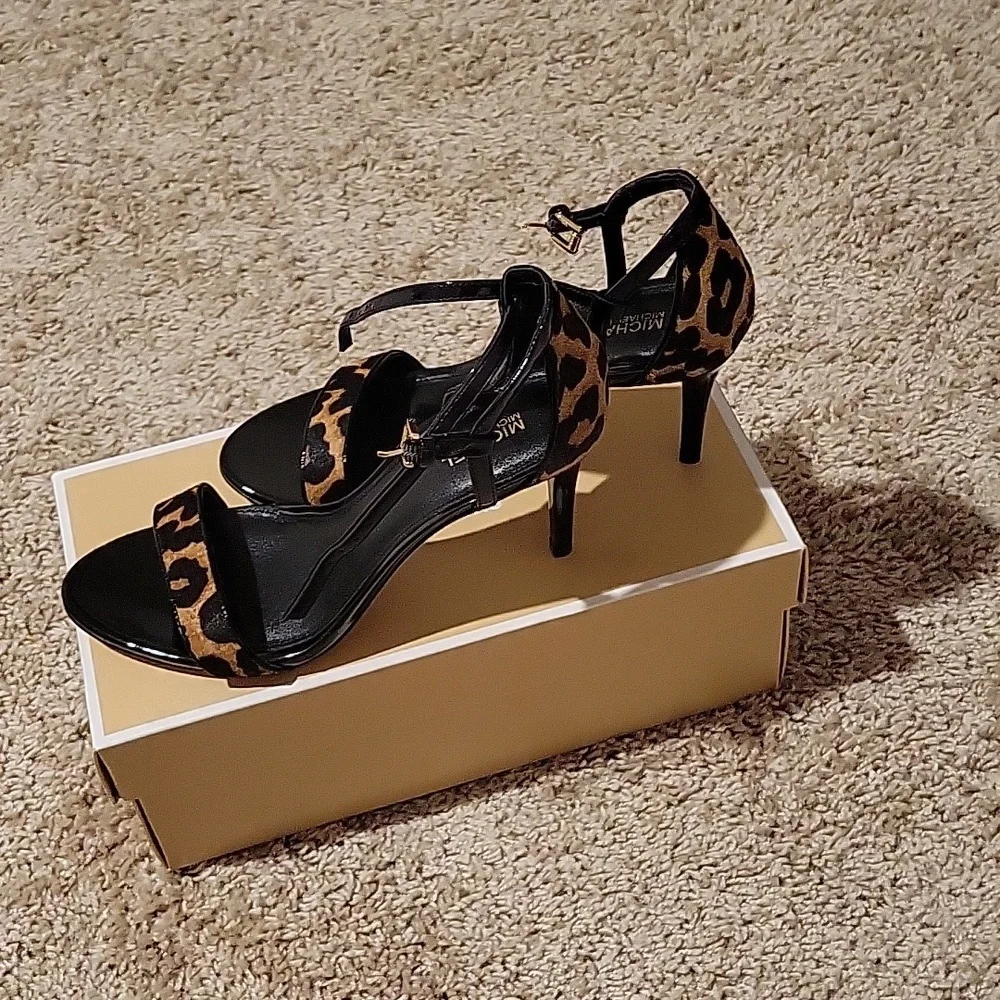 Michael Kors heels brand new in box size 7